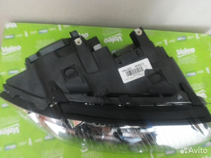 Фара Ауди A-4 01-05г. в. тип Valeo под ксенон прав