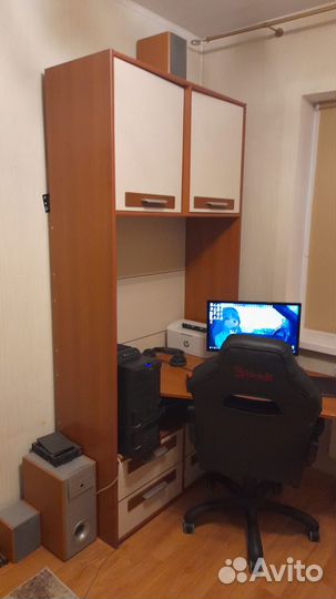 Комплект мебели в детскую бу