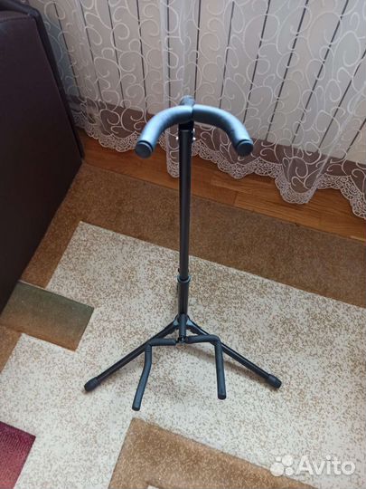Стойка для гитары