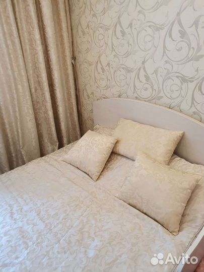 Покрывало на кровать 140-200 с 3мя подушками