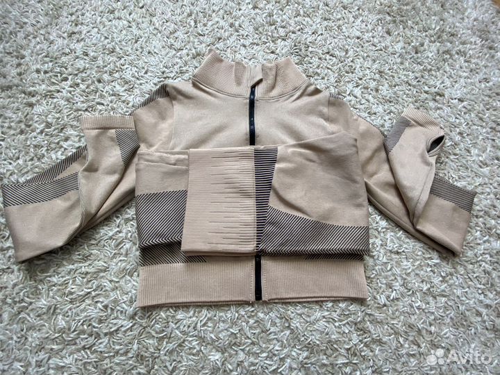 Спортивный костюм женский новый