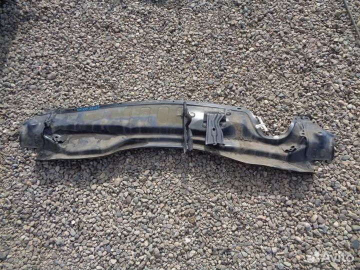 Планка под жабо Toyota Vitz KSP130 1KR-FE 2011/5