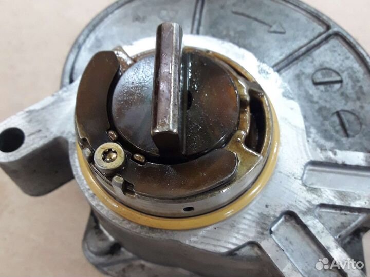 Насос вакуумный BMW 750 F01/F02 N63 407лс