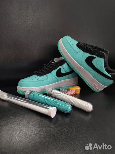 Кроссовки nike X tiffany