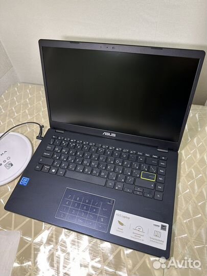 Ноутбук asus E410M