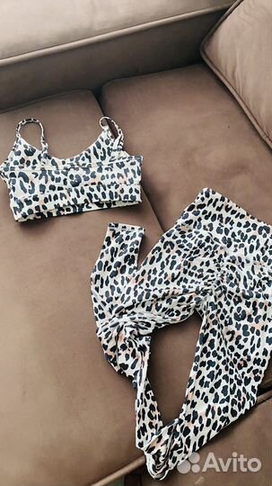 Костюм для йоги и фитнеса