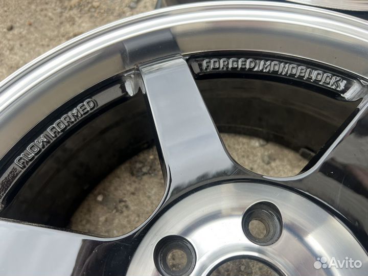 Rays volk racing te37 r17