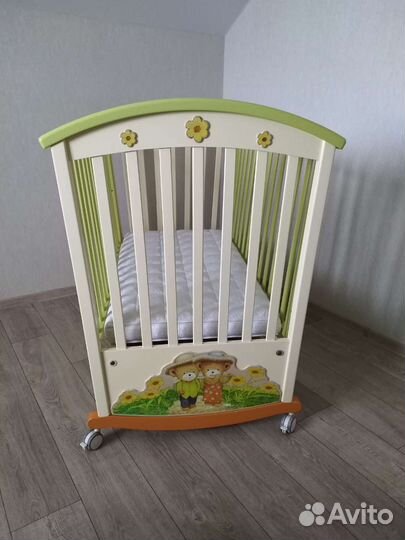 Детская кровать с матрасом