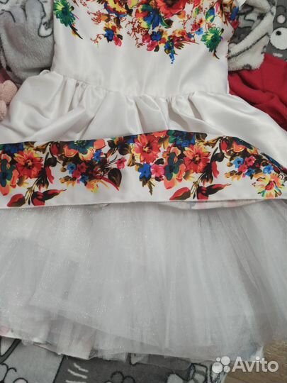 Нарядное платье для девочки 122 128