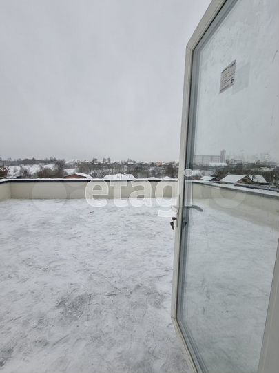 Дом 300 м² на участке 5 сот.