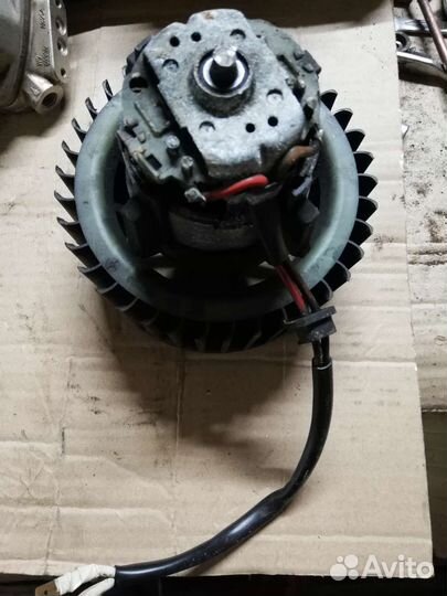 Моторчик печки Audi 80,100