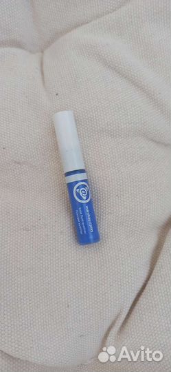 Подводка для глаз синяя