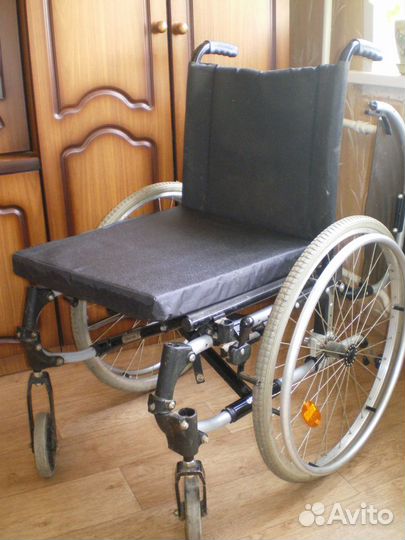 Кресло коляска для инвалидов