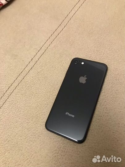 iPhone 8, 64 ГБ