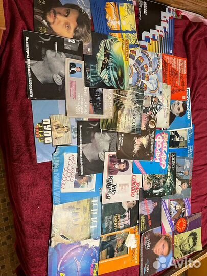Виниловые пластинки (качество не лучшее)