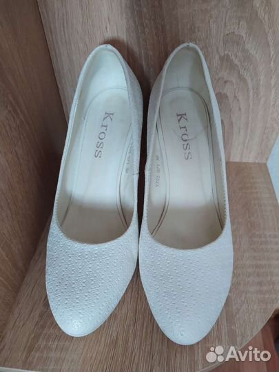 Размер 38, маломерят на 37-37, 5