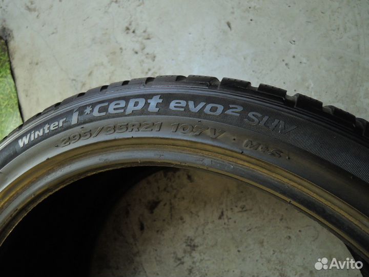 Hankook Winter I'Cept Evo2 W320 265/40 R21 и 295/35 R21