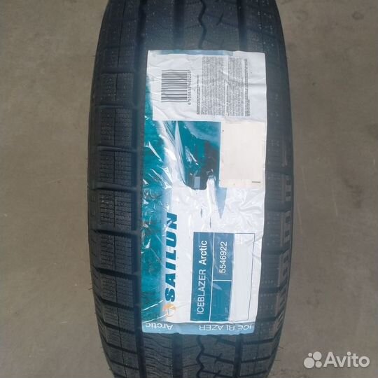 Sailun Ice Blazer Arctic 215/50 R17 91T
