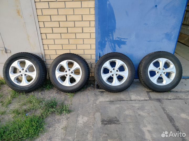 Зимняя резина на литых дисках