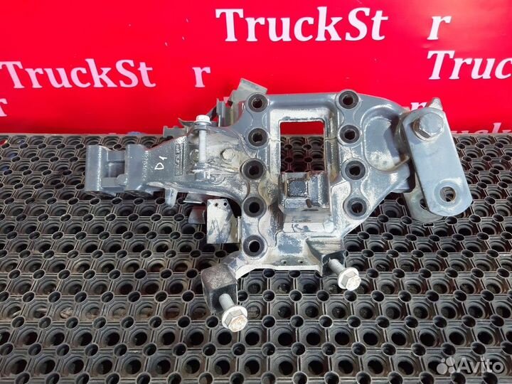 Кронштейн рессоры задний левый Daf XF106