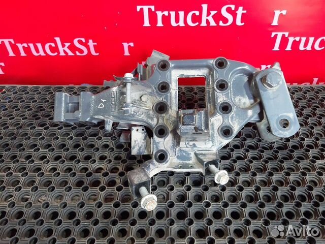 Кронштейн рессоры задний левый Daf XF106