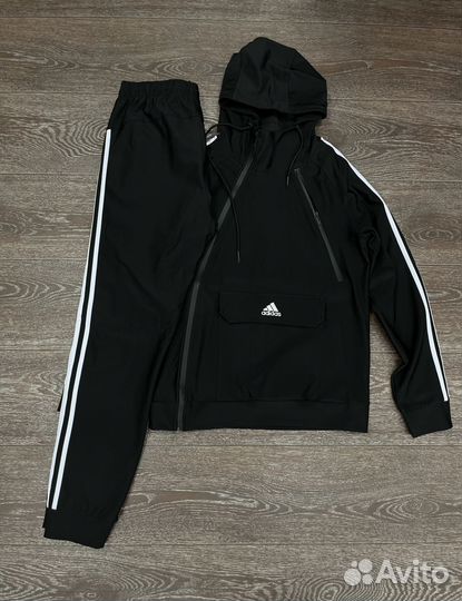 Спортивный костюм adidas