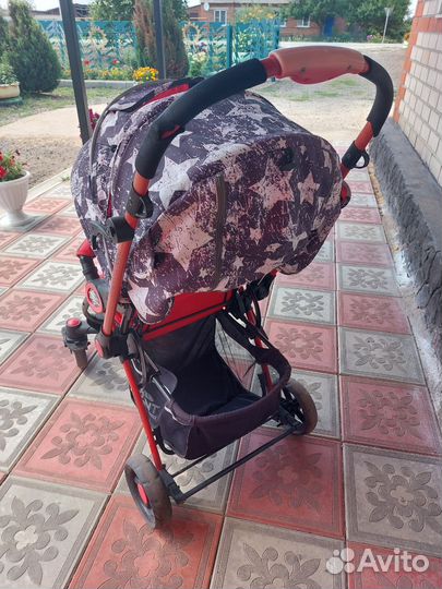 Прогулочная коляска