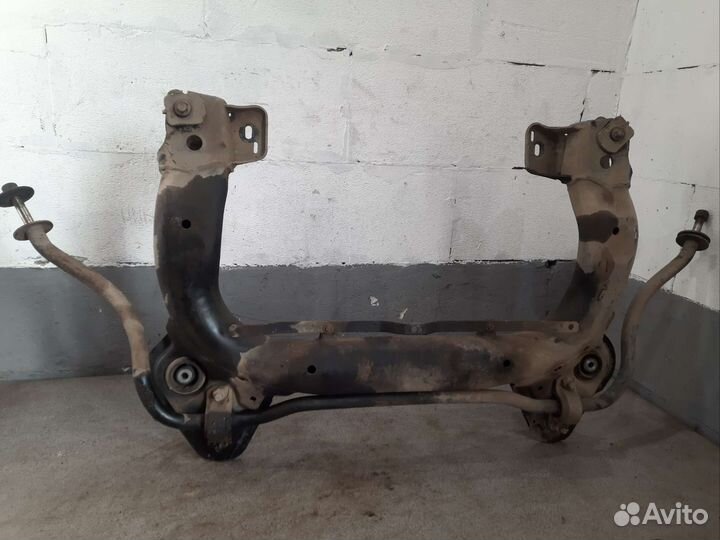 Подрамник Audi 100c4 45 МКПП 2.3