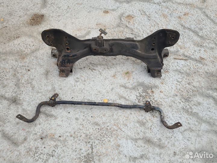 Подрамник передний Hyundai Lantra J2 95-99