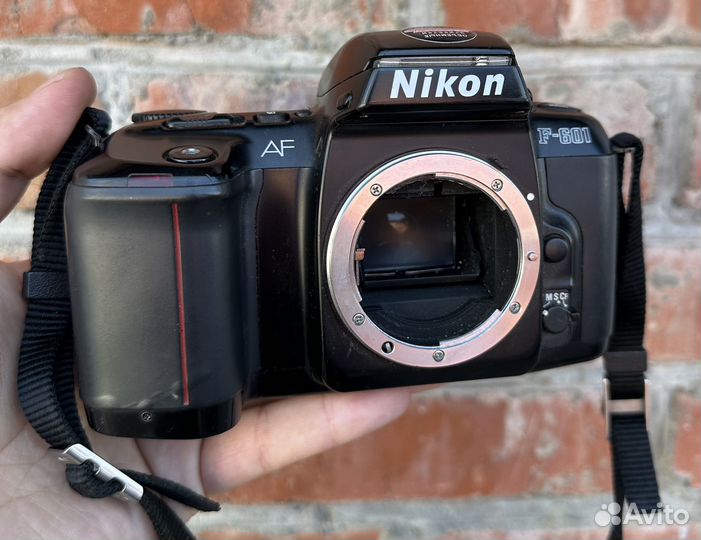 Пленочный фотоаппарат Nikon AF F-601