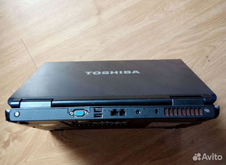 Ноутбук Toshiba Satellite L40-17T