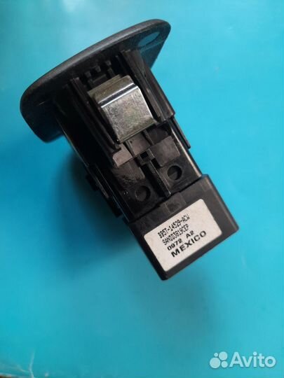 Кнопка стеклоподъемника задняя правая Ford Explore