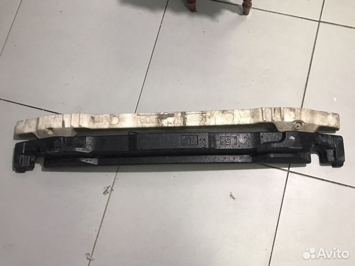 Абсорбер бампера Toyota Corolla