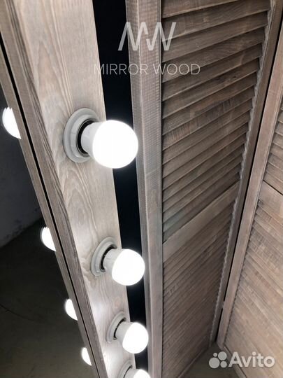 Гримерное зеркало с подсветкой на подставке