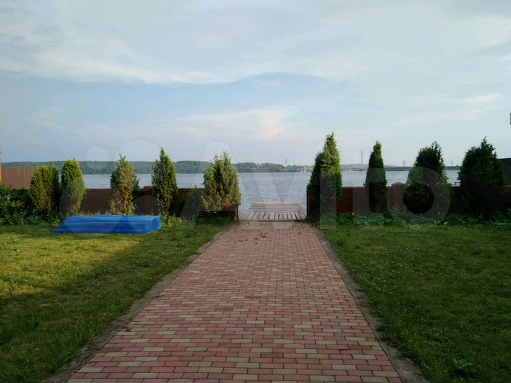 Коттедж 310 м² на участке 7 сот.