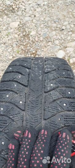 Bridgestone Ice Cruiser 7000 215/60 R17