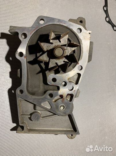 Водяная помпа renault