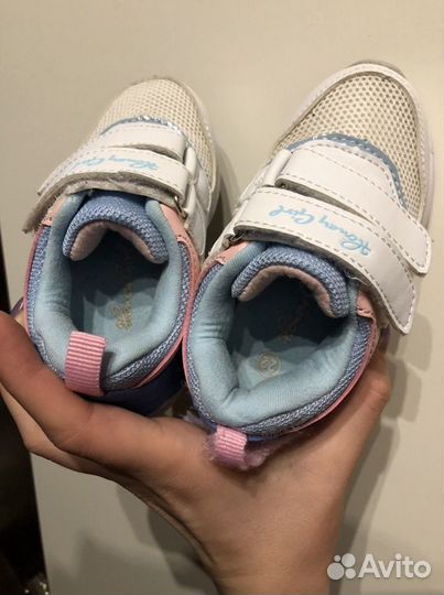 Кроссовки для малышки