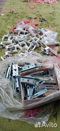 Ручка оконная с замком