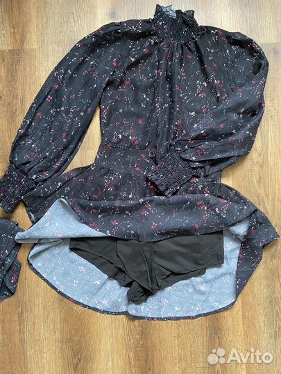 Шифоновое платье с длинным рукавом