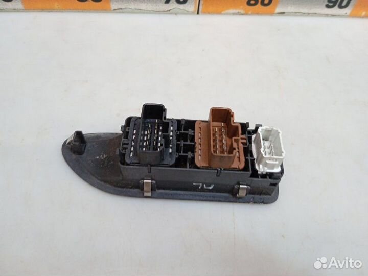 Блок управления стеклоподъемниками Renault Laguna