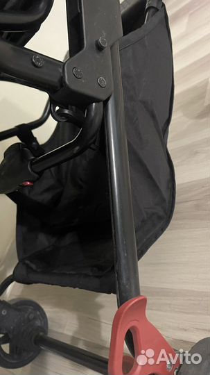 Коляска Maclaren atom