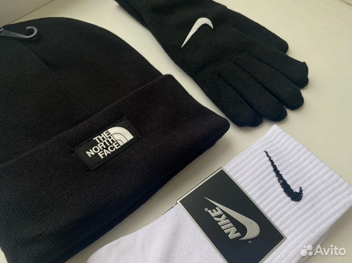 Комплект 3В1 Шапка TNF и перчатки nike