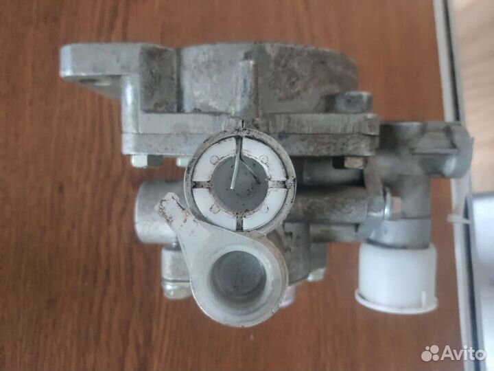 Воздухораспределитель прицепа