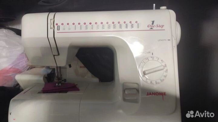 Швейная машина Janome