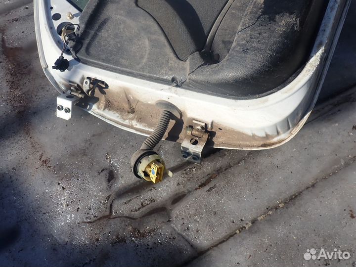 Дверь передняя правая для Peugeot 206 1998-2012