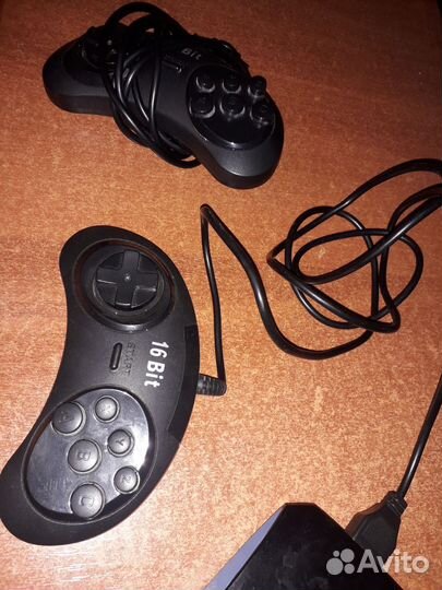 Игровая приставка titan