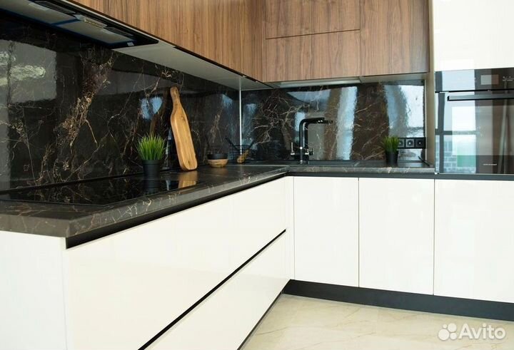 Кухня угловая на заказ.мдф фасады