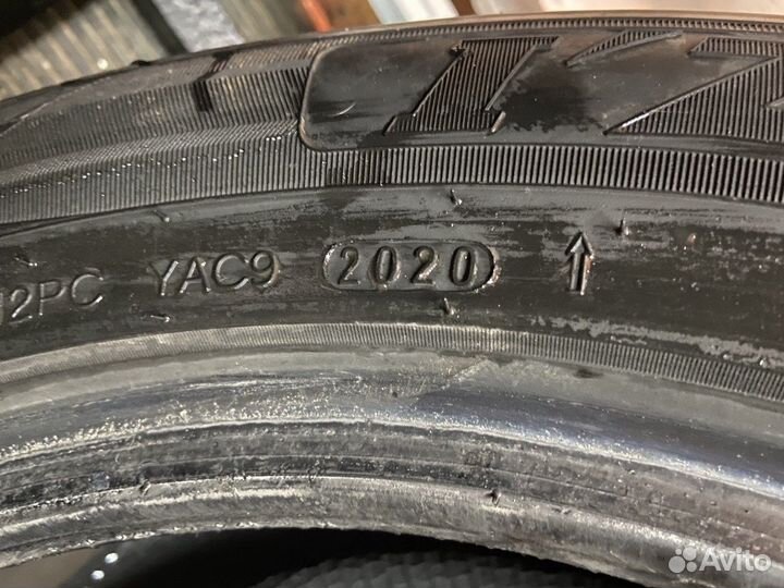 Kumho I'Zen KW31 235/55 R17 99R