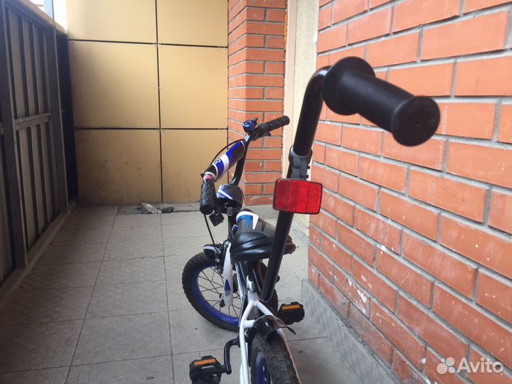 Детский велосипед с родительской ручкой